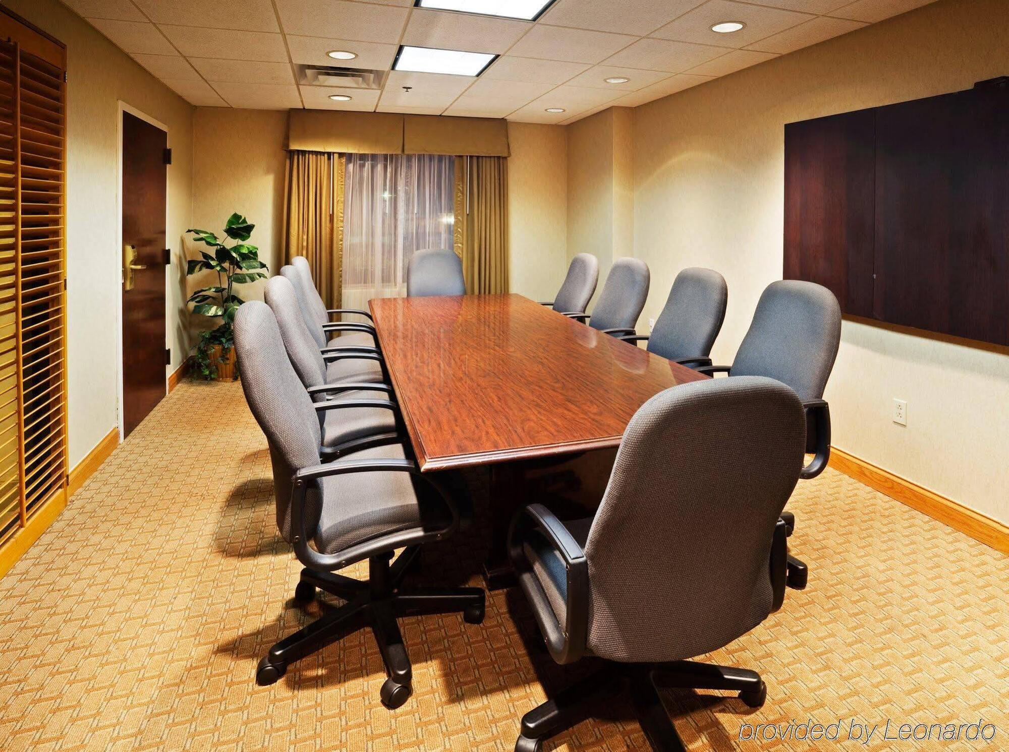 Hotel Murfreesboro Central Hotel 3*